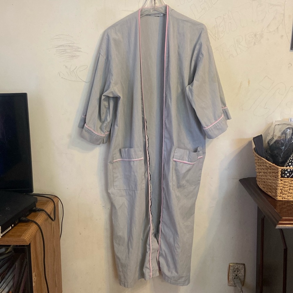 Size XL. Gray and pink